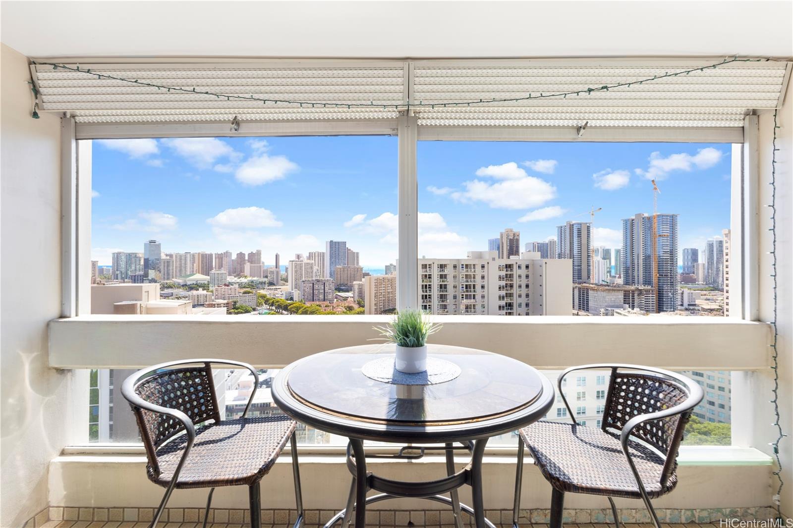 Banyan Tree Plaza condo # 2307, Honolulu, Hawaii - photo 5 of 22