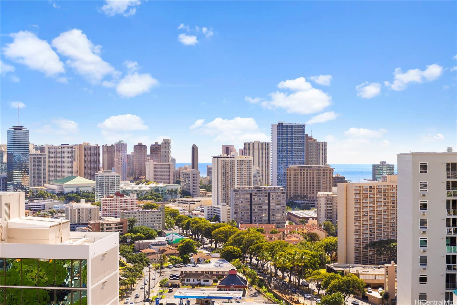 Banyan Tree Plaza condo # 2307, Honolulu, Hawaii - photo 6 of 22
