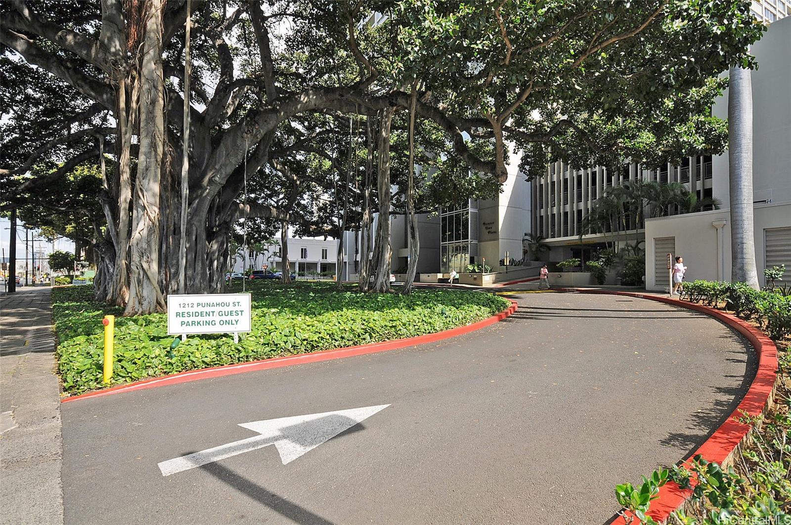 Banyan Tree Plaza condo # 2904, Honolulu, Hawaii - photo 3 of 20