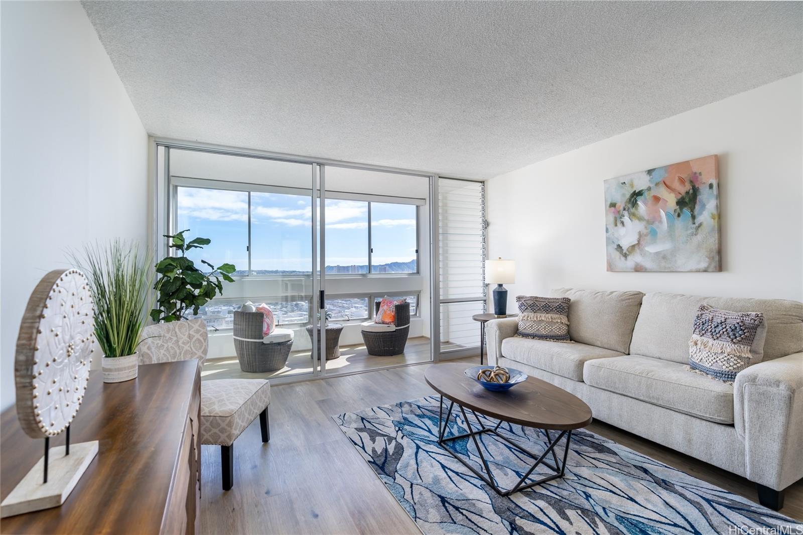 Banyan Tree Plaza 3105, 1212 Punahou Street, Honolulu Punahou condo