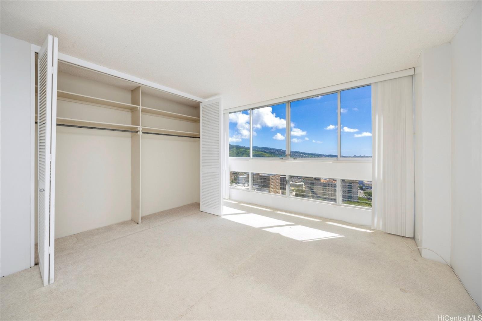 Banyan Tree Plaza condo # 3301, Honolulu, Hawaii - photo 15 of 25