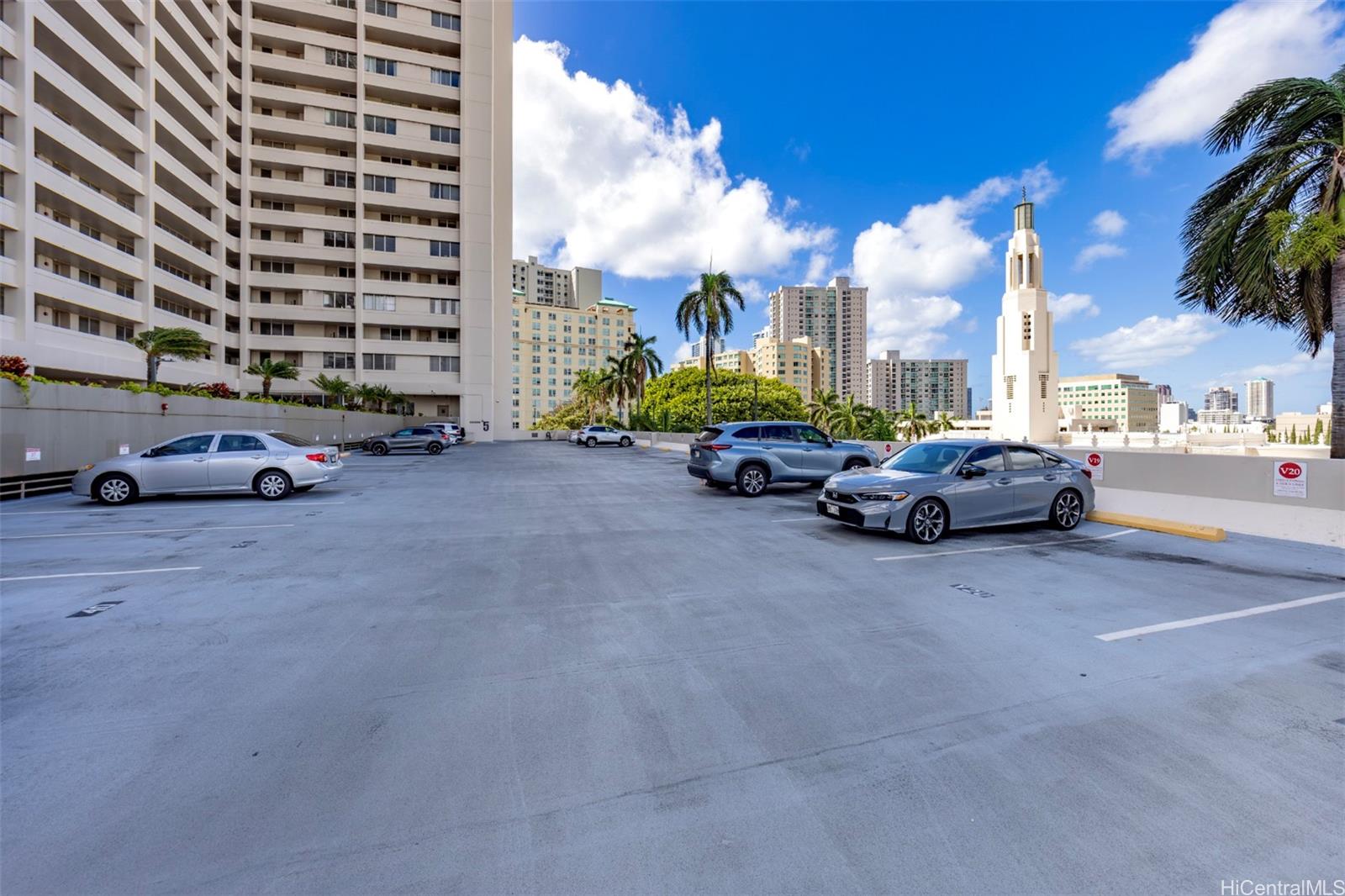 Banyan Tree Plaza condo # 3301, Honolulu, Hawaii - photo 18 of 25