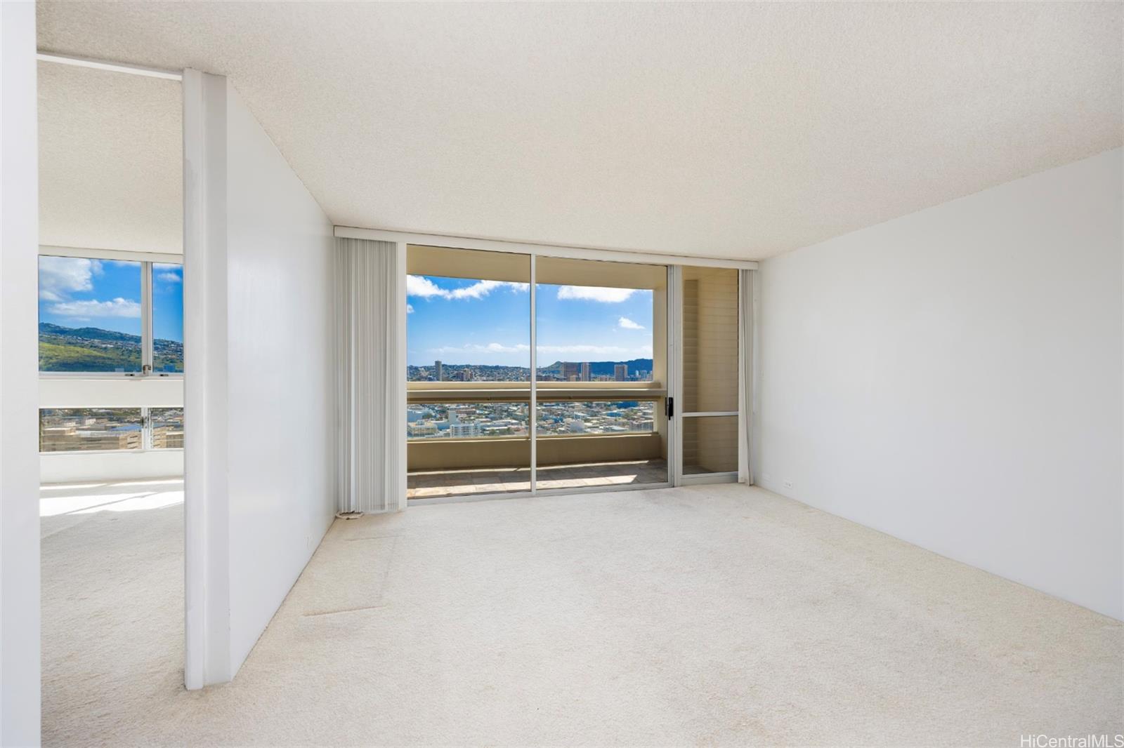 Banyan Tree Plaza condo # 3301, Honolulu, Hawaii - photo 3 of 25