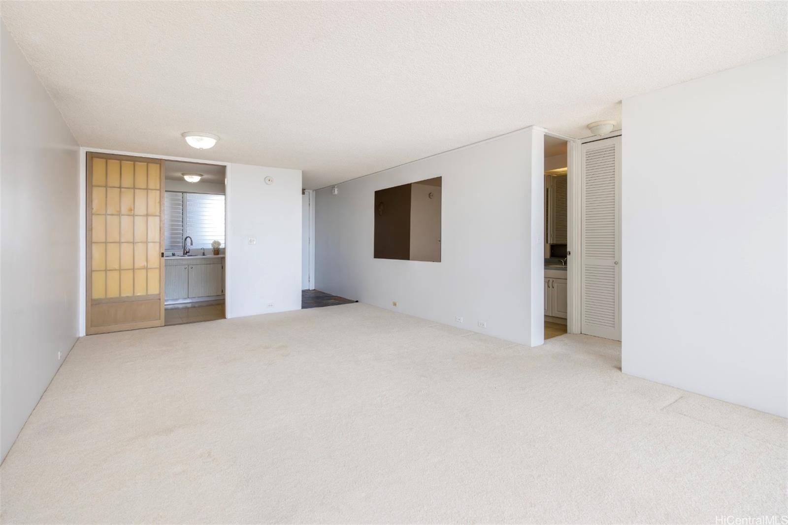 Banyan Tree Plaza condo # 3301, Honolulu, Hawaii - photo 6 of 25