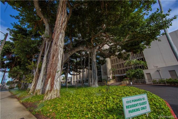 Banyan Tree Plaza condo # 3304, Honolulu, Hawaii - photo 3 of 17