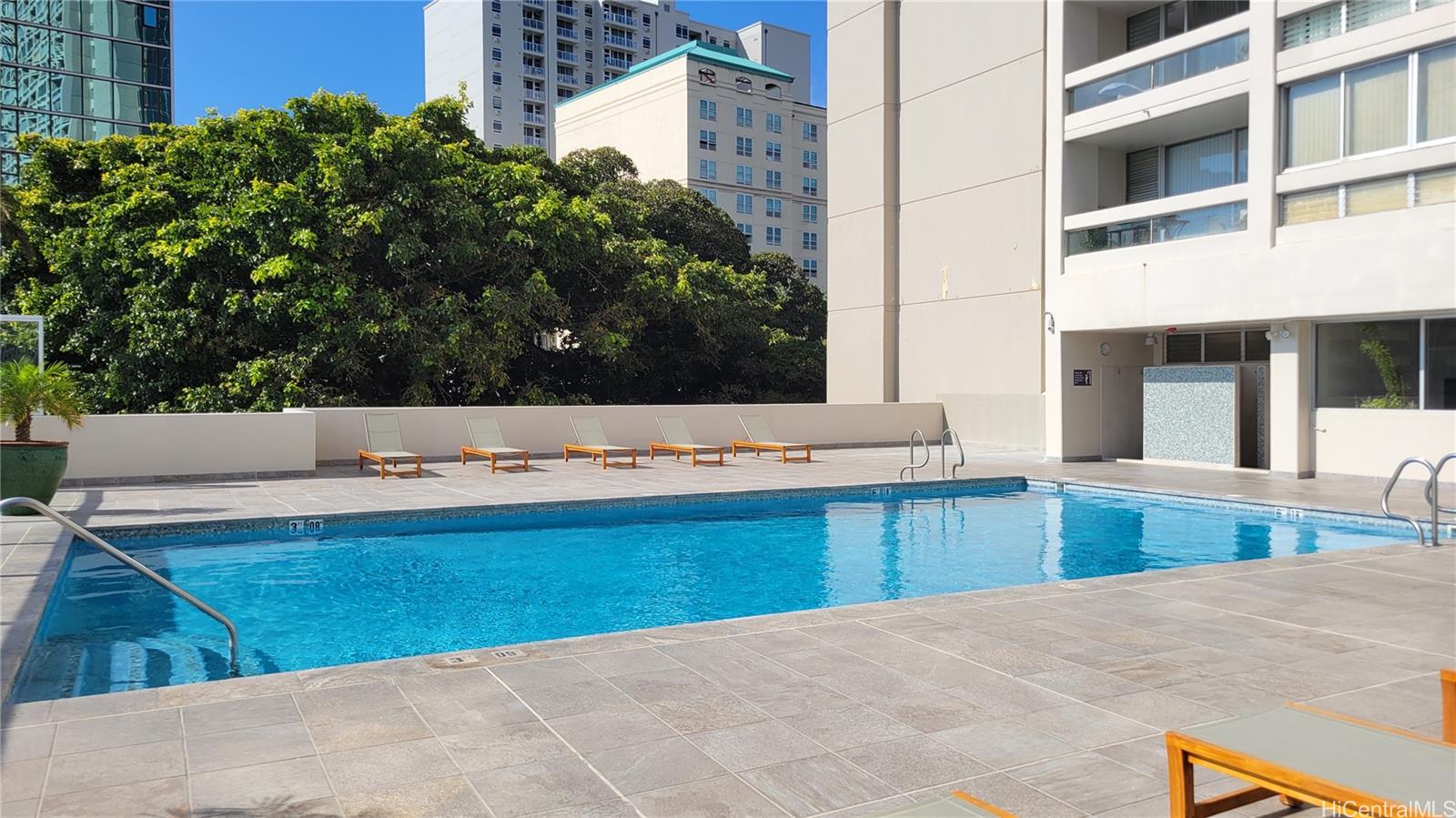 Banyan Tree Plaza condo # 701, Honolulu, Hawaii - photo 13 of 19