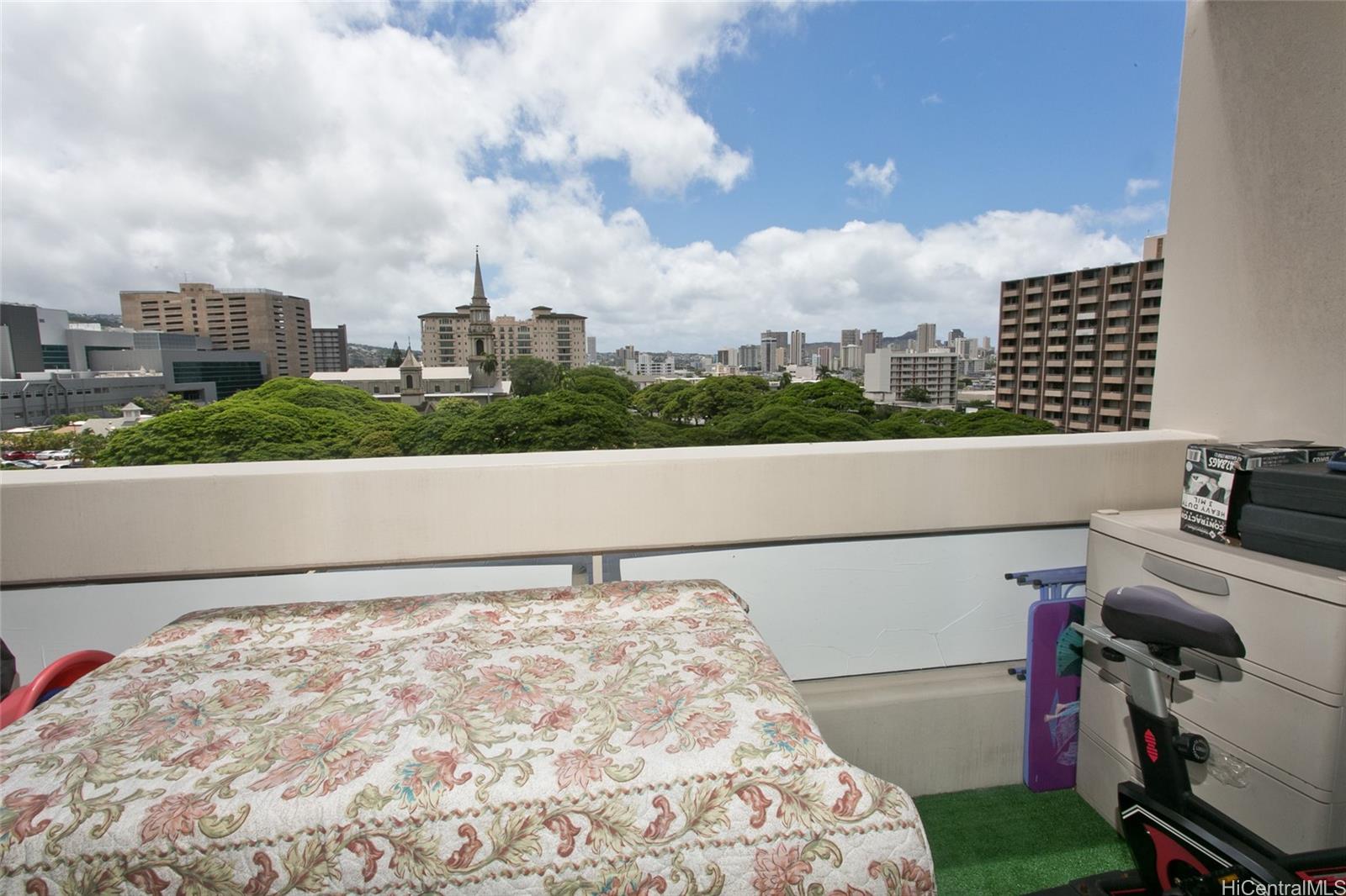 Banyan Tree Plaza condo # 705, Honolulu, Hawaii - photo 11 of 16