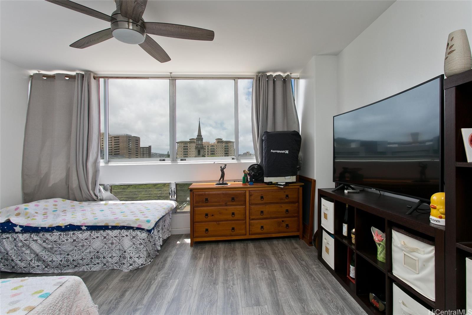 Banyan Tree Plaza condo # 705, Honolulu, Hawaii - photo 9 of 15