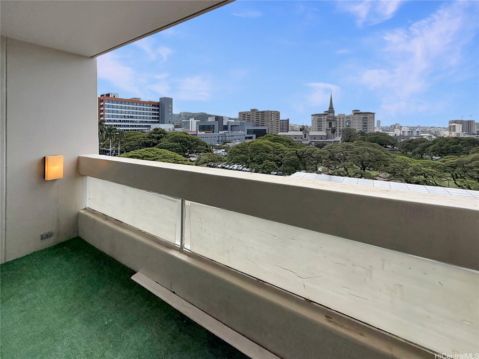 Banyan Tree Plaza condo # 705, Honolulu, Hawaii - photo 2 of 17