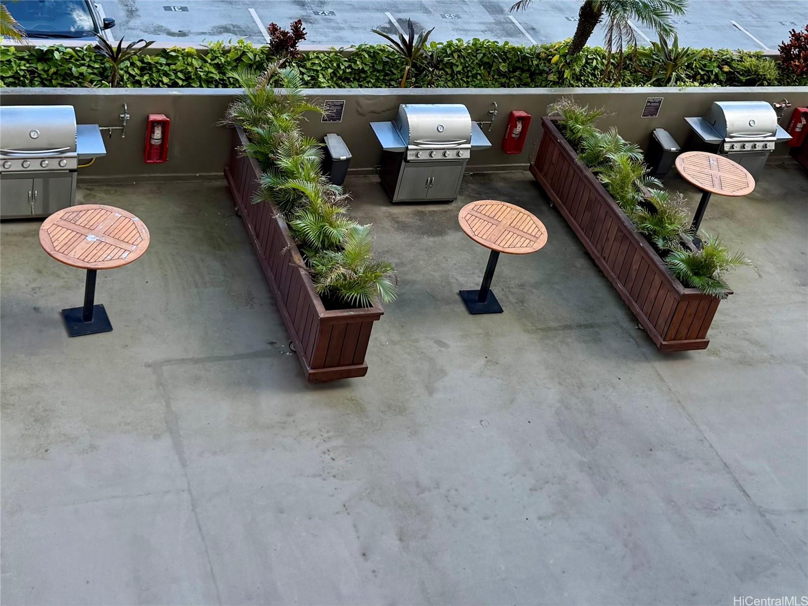 Banyan Tree Plaza condo # 705, Honolulu, Hawaii - photo 13 of 17