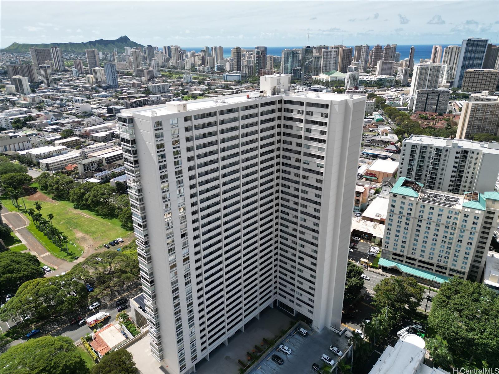 Banyan Tree Plaza condo # 705, Honolulu, Hawaii - photo 15 of 17