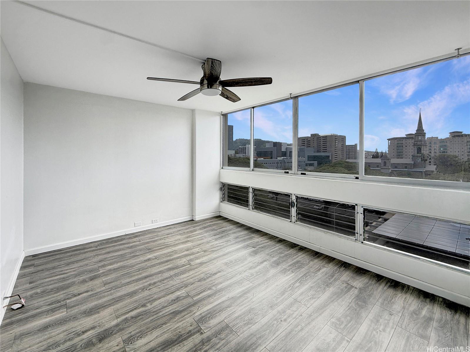 Banyan Tree Plaza condo # 705, Honolulu, Hawaii - photo 8 of 17