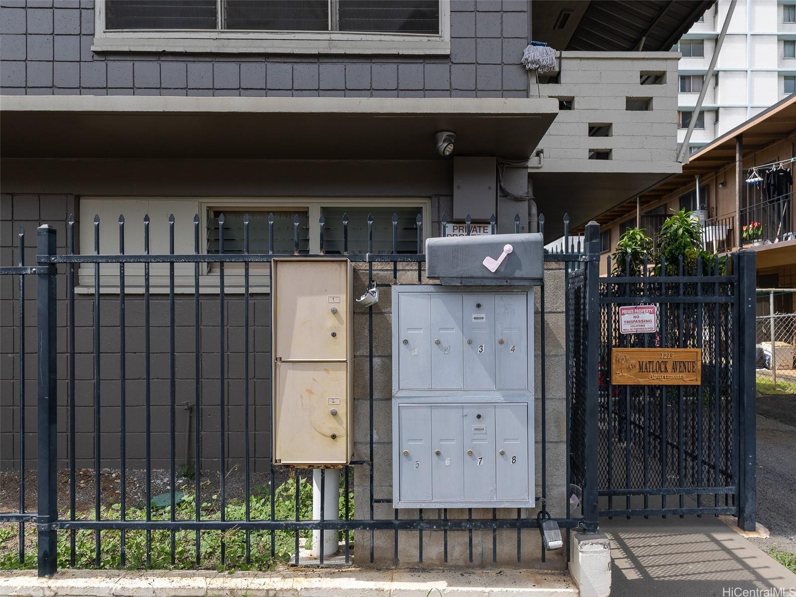 1213 Matlock Ave Honolulu - Multi-family - photo 2 of 25