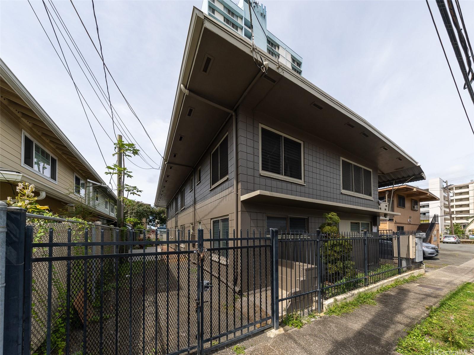 1213 Matlock Ave Honolulu - Multi-family - photo 3 of 25