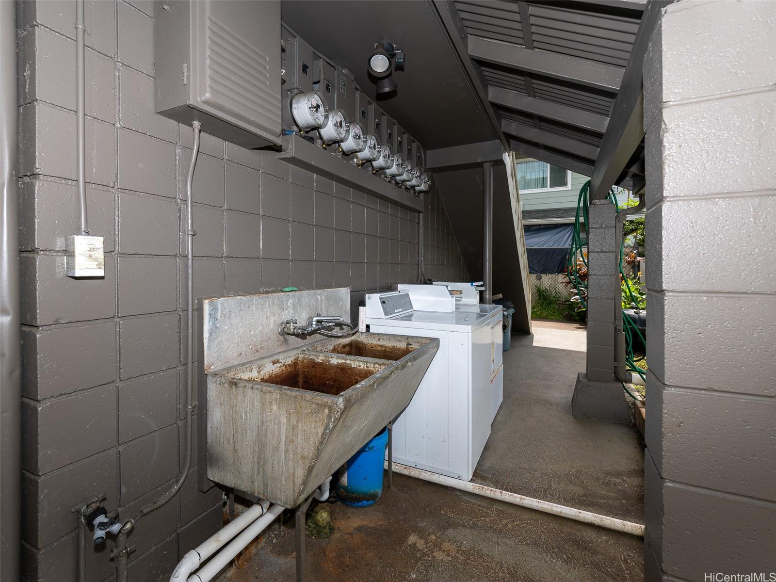 1213 Matlock Ave Honolulu - Multi-family - photo 21 of 25