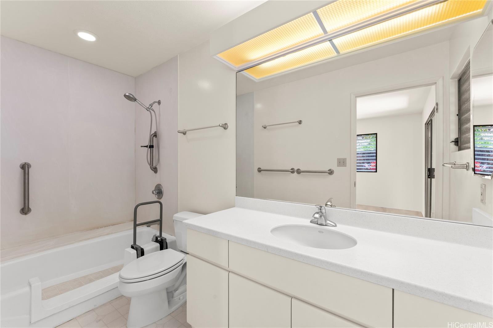 1214  Nehoa Street Makiki Heights, Honolulu home - photo 11 of 24