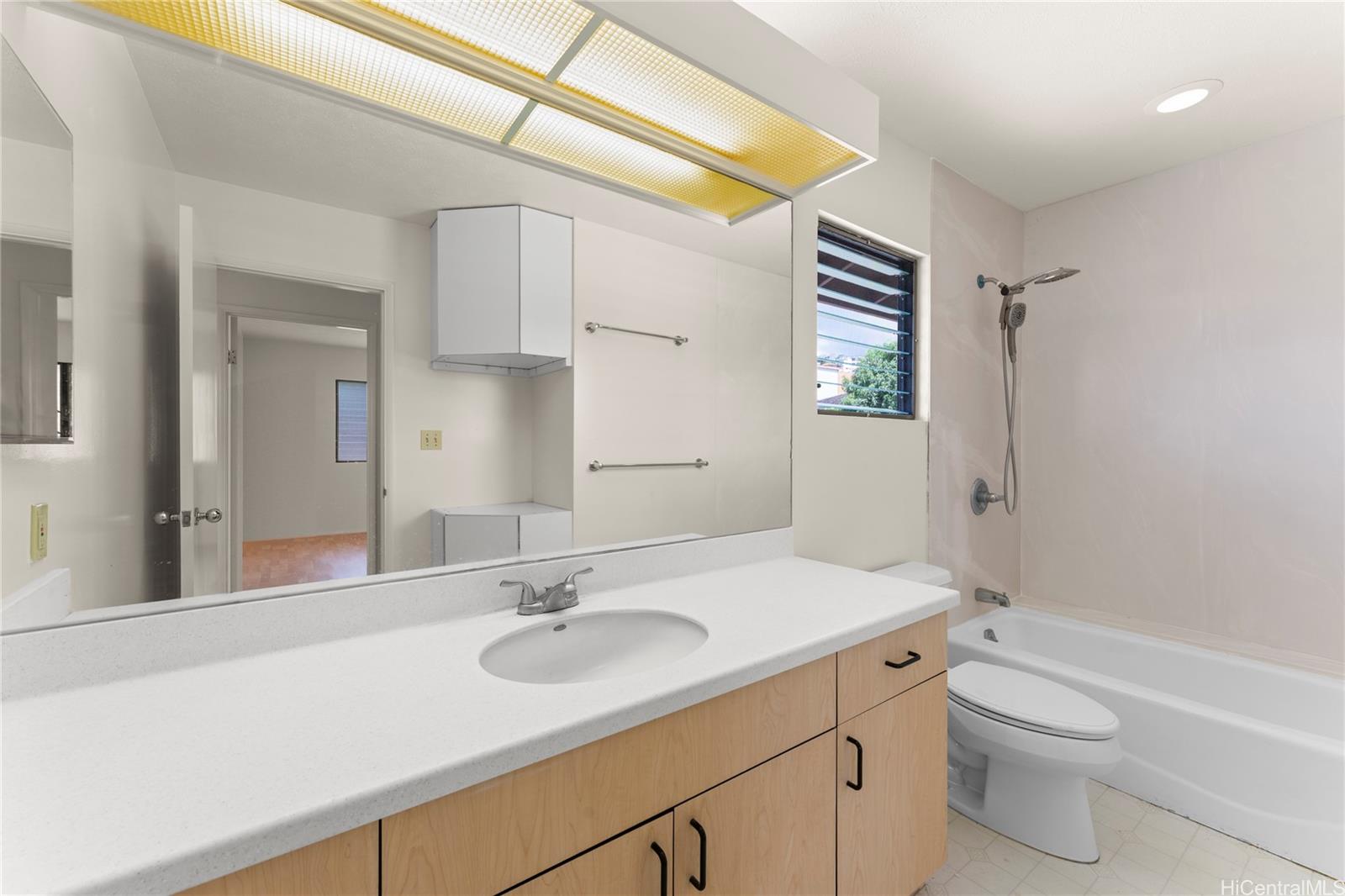 1214  Nehoa Street Makiki Heights, Honolulu home - photo 23 of 24