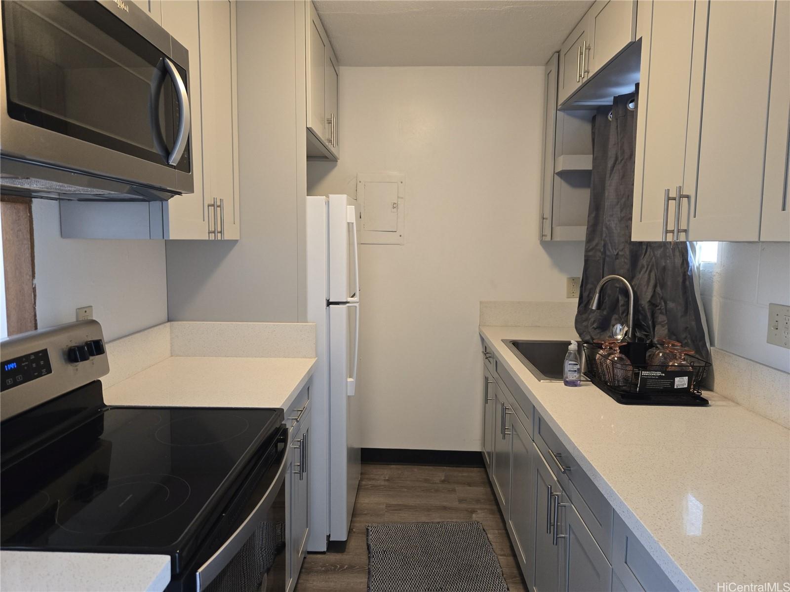 Hale Luana condo # 1403, Honolulu, Hawaii - photo 3 of 11