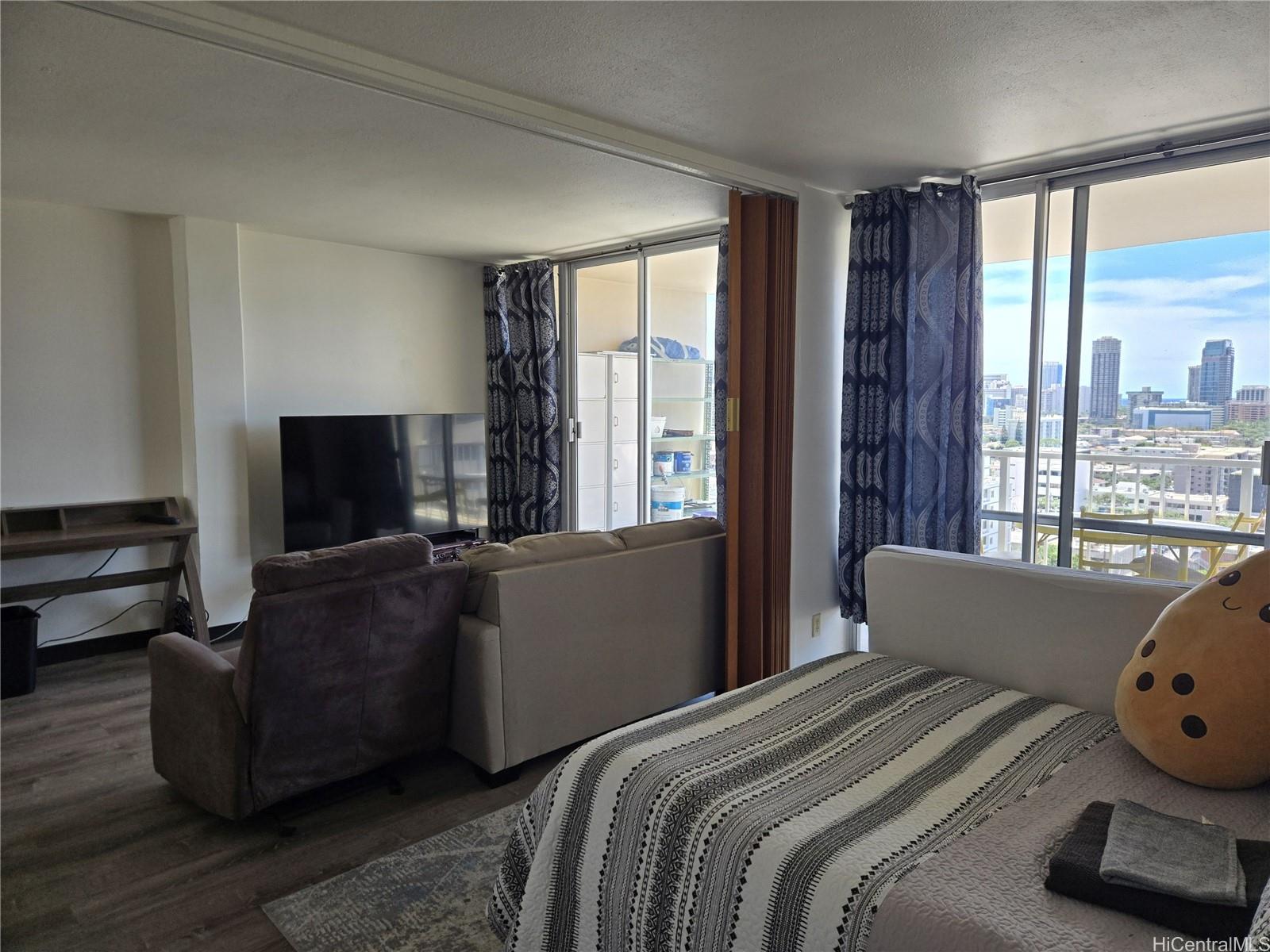 Hale Luana condo # 1403, Honolulu, Hawaii - photo 3 of 13