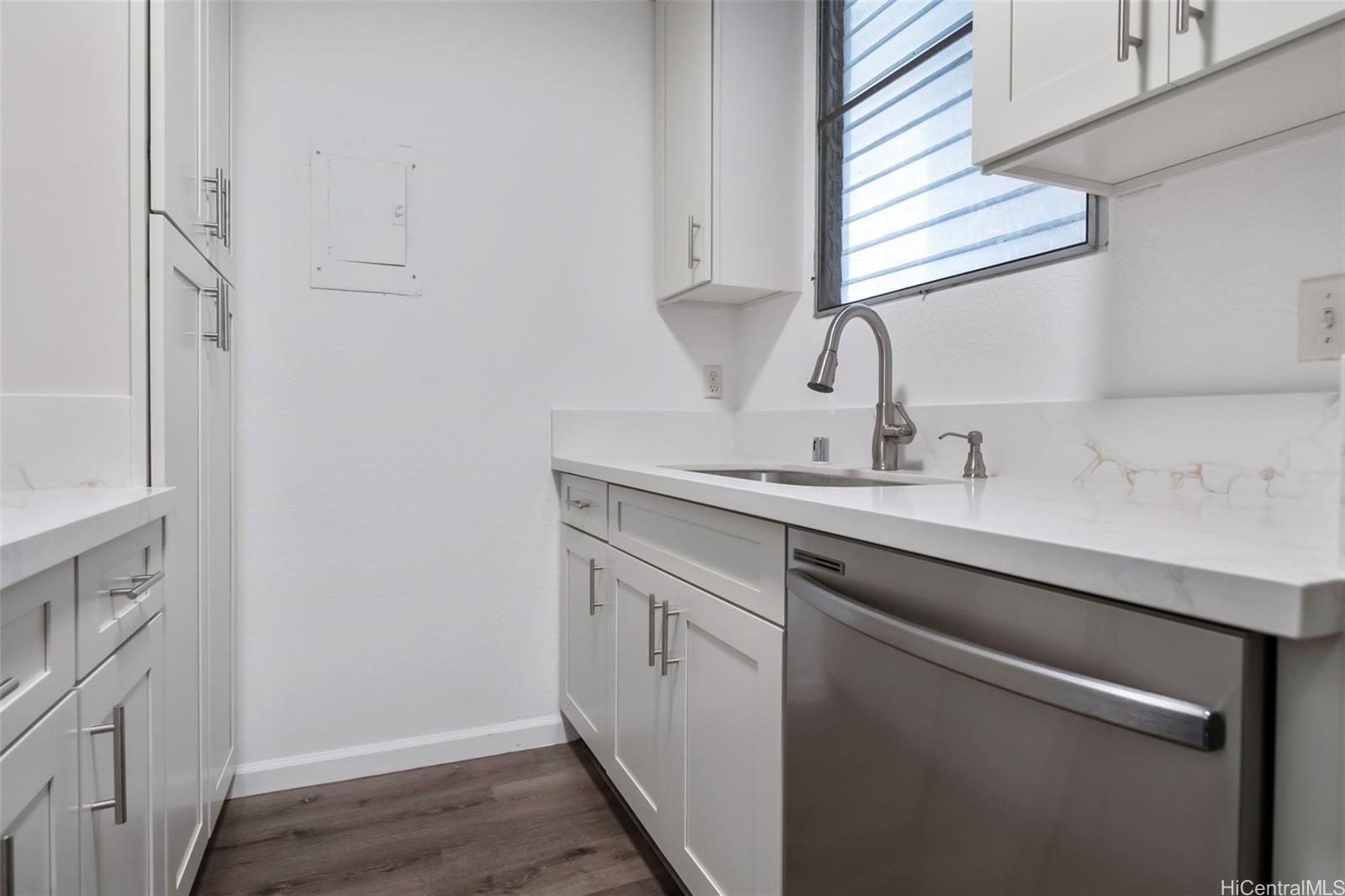 HALE LUANA condo # 204, Honolulu, Hawaii - photo 3 of 19