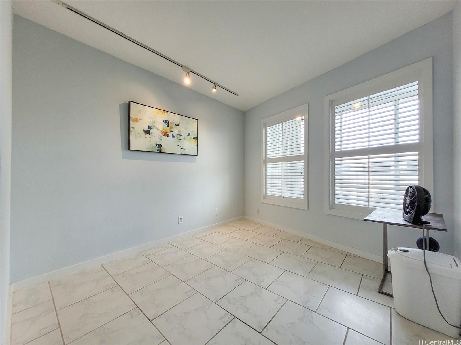 1215 Alexander St Honolulu - Rental - photo 5 of 13