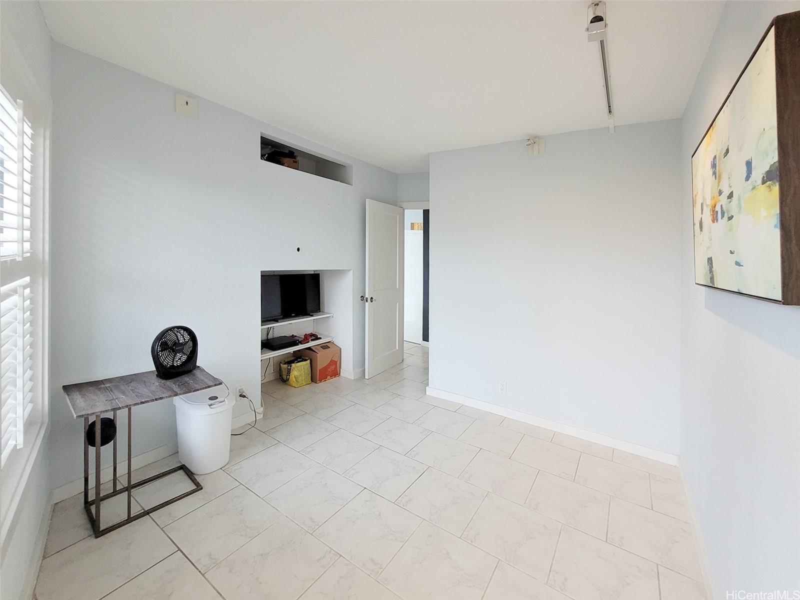 1215 Alexander St Honolulu - Rental - photo 6 of 13