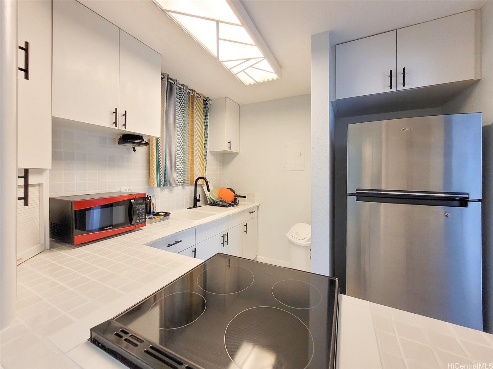 1215 Alexander St Honolulu - Rental - photo 9 of 13