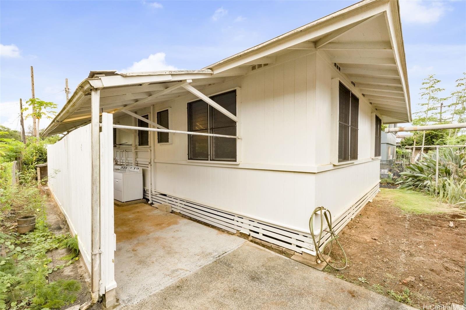 1216  Kalama Road Kalihi-lower, Honolulu home - photo 20 of 23