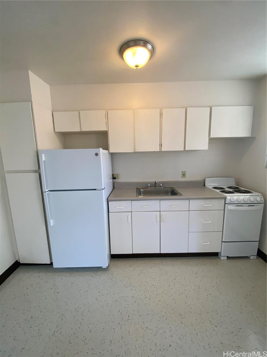 1217 Kamaile Street Honolulu - Rental - photo 5 of 14