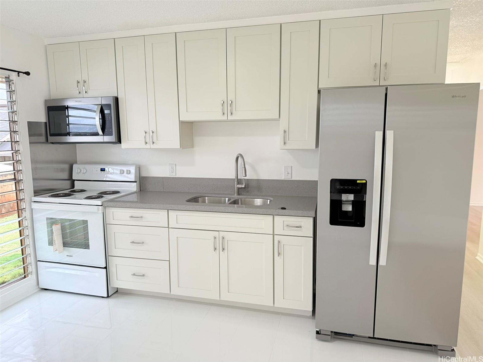 1217 Kuokoa Street Pearl City - Rental - photo 5 of 19