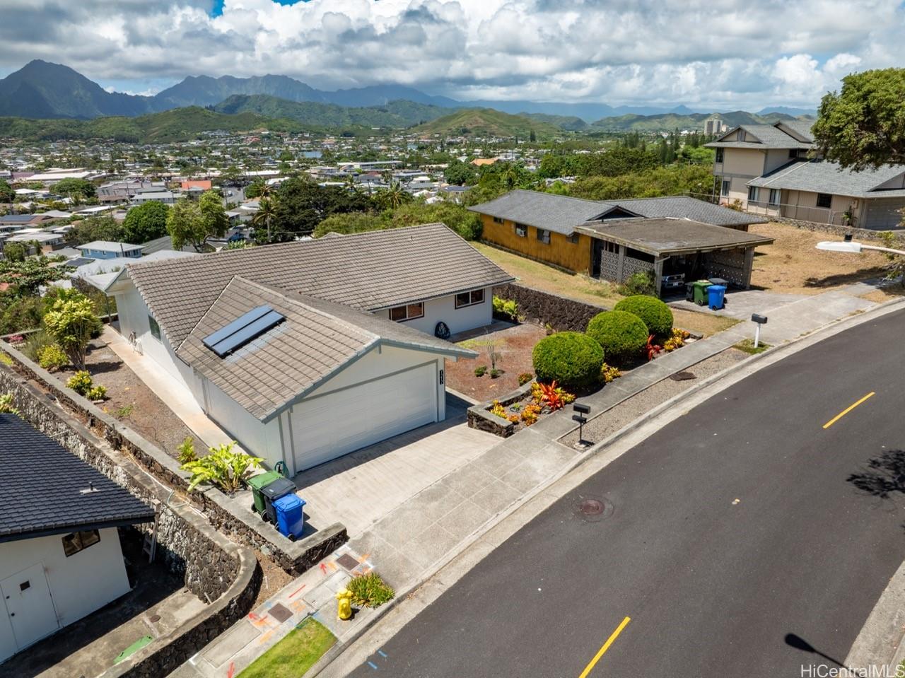 1217  Kupau Street Keolu Hills, Kailua home - photo 2 of 25