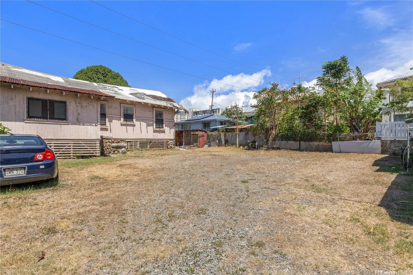 1221 Gulick Ave Honolulu - Multi-family - photo 13 of 18