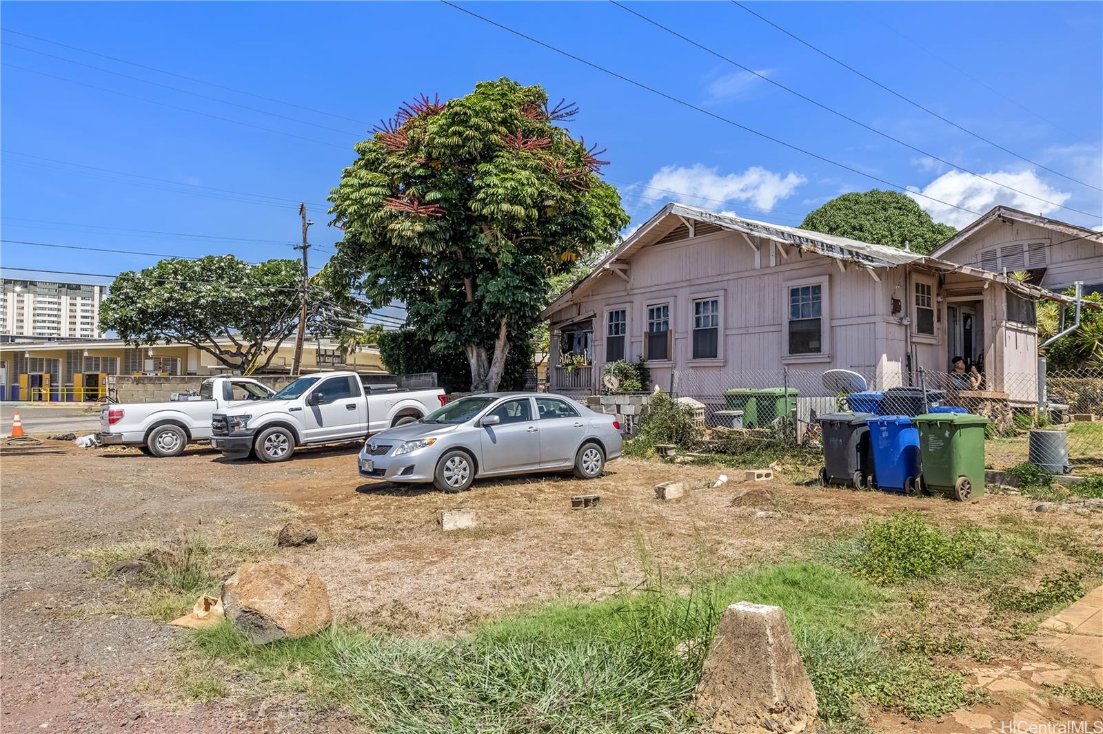 1221 Gulick Ave Honolulu - Multi-family - photo 17 of 18