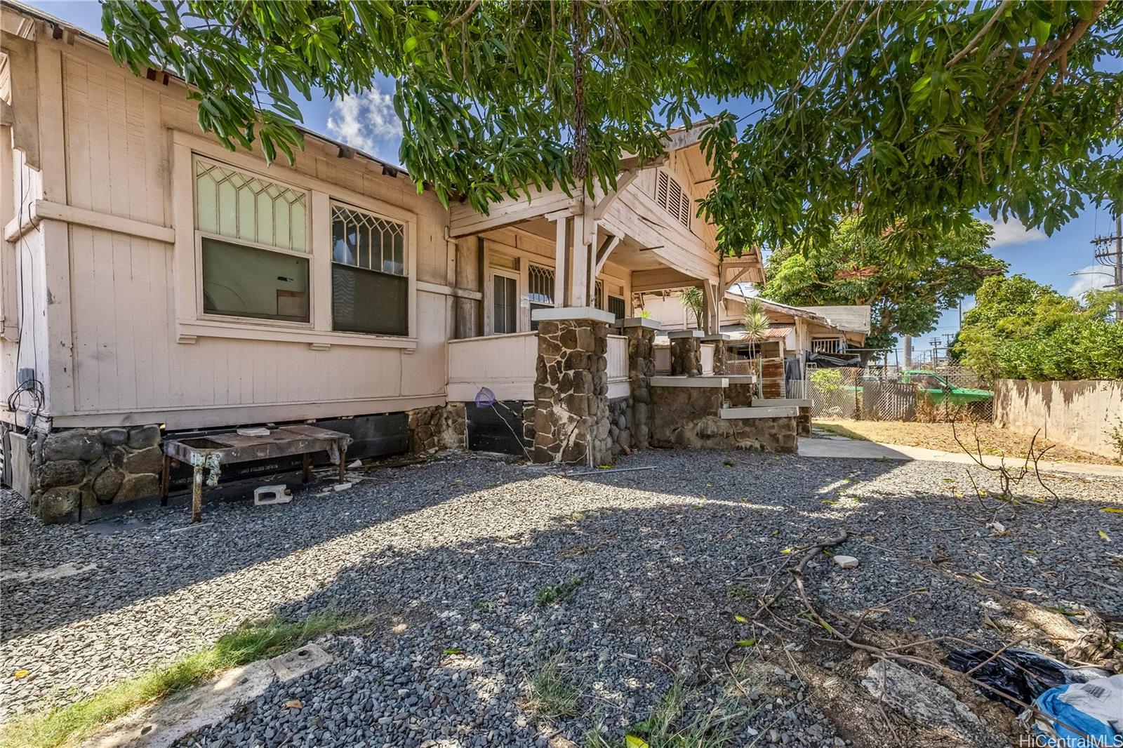 1221  Gulick Ave Kalihi-lower, Honolulu home - photo 8 of 18