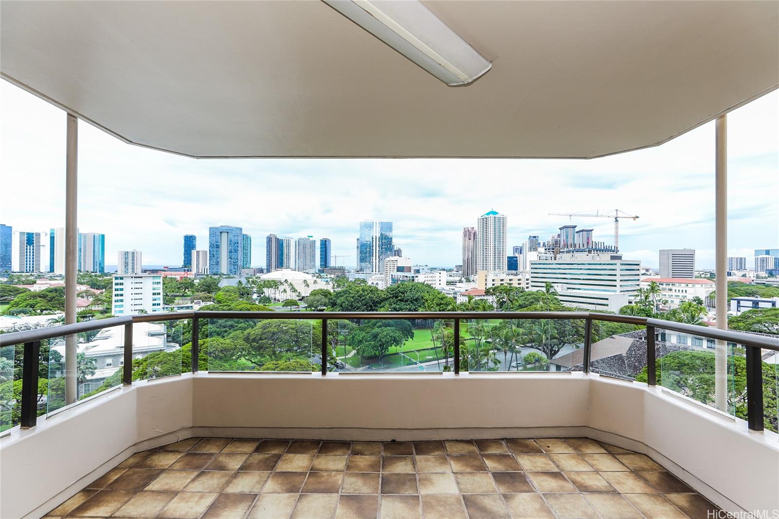 Admiral Thomas Apts condo # 1101, Honolulu, Hawaii - photo 2 of 25