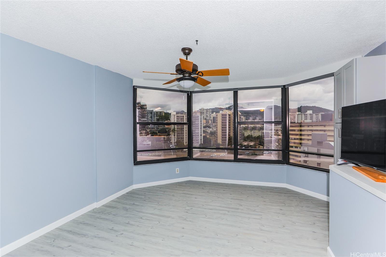 Admiral Thomas Apts condo # 1101, Honolulu, Hawaii - photo 8 of 25