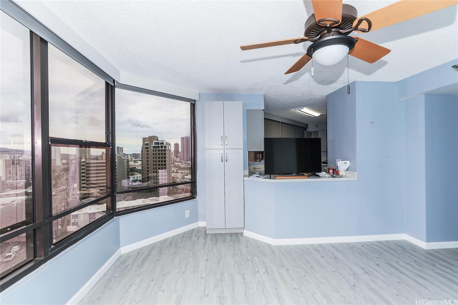 Admiral Thomas Apts condo # 1101, Honolulu, Hawaii - photo 9 of 25