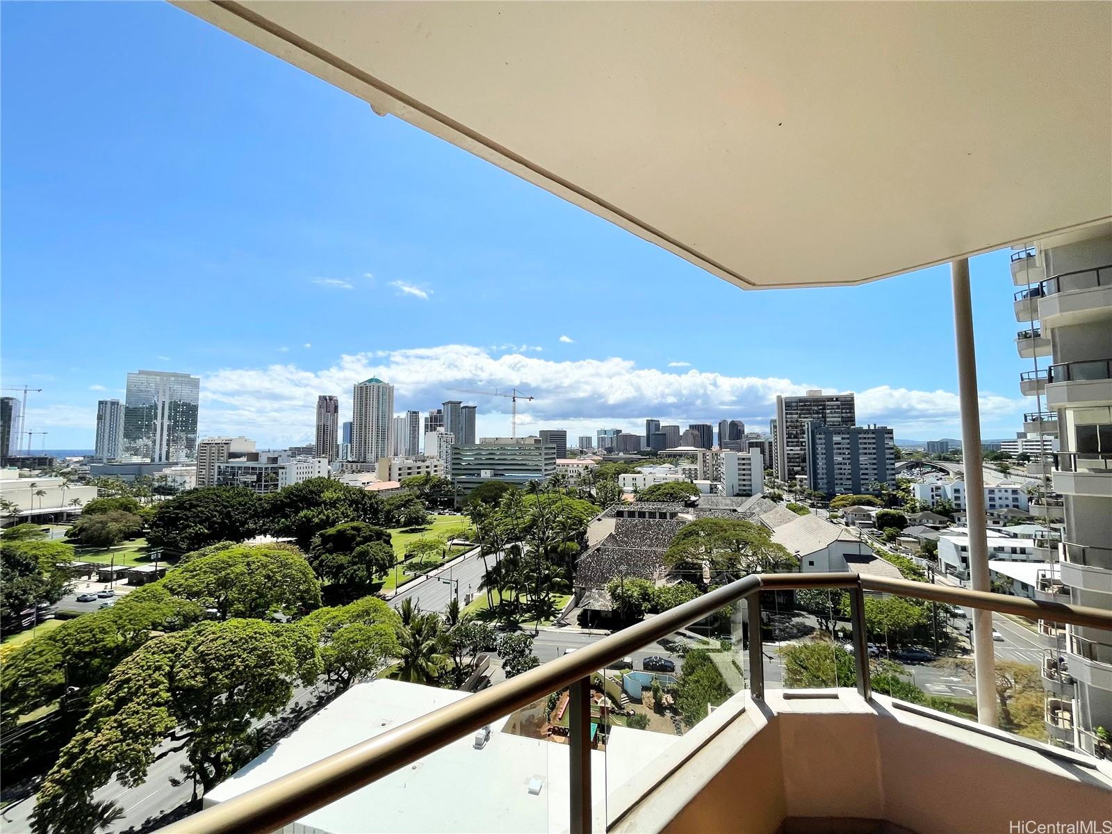 Admiral Thomas Apts condo # 1205, Honolulu, Hawaii - photo 2 of 25