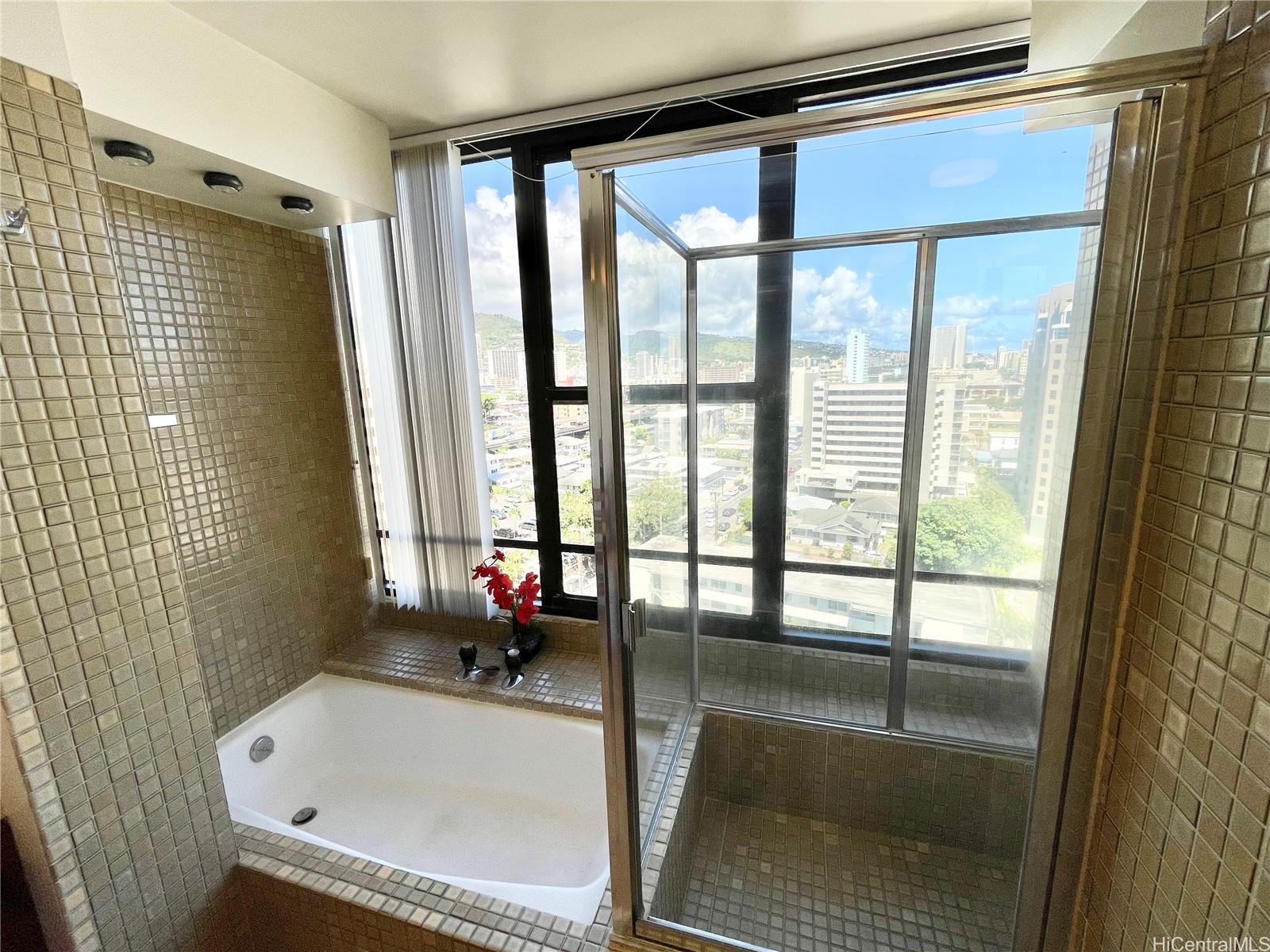 Admiral Thomas Apts condo # 1205, Honolulu, Hawaii - photo 13 of 25