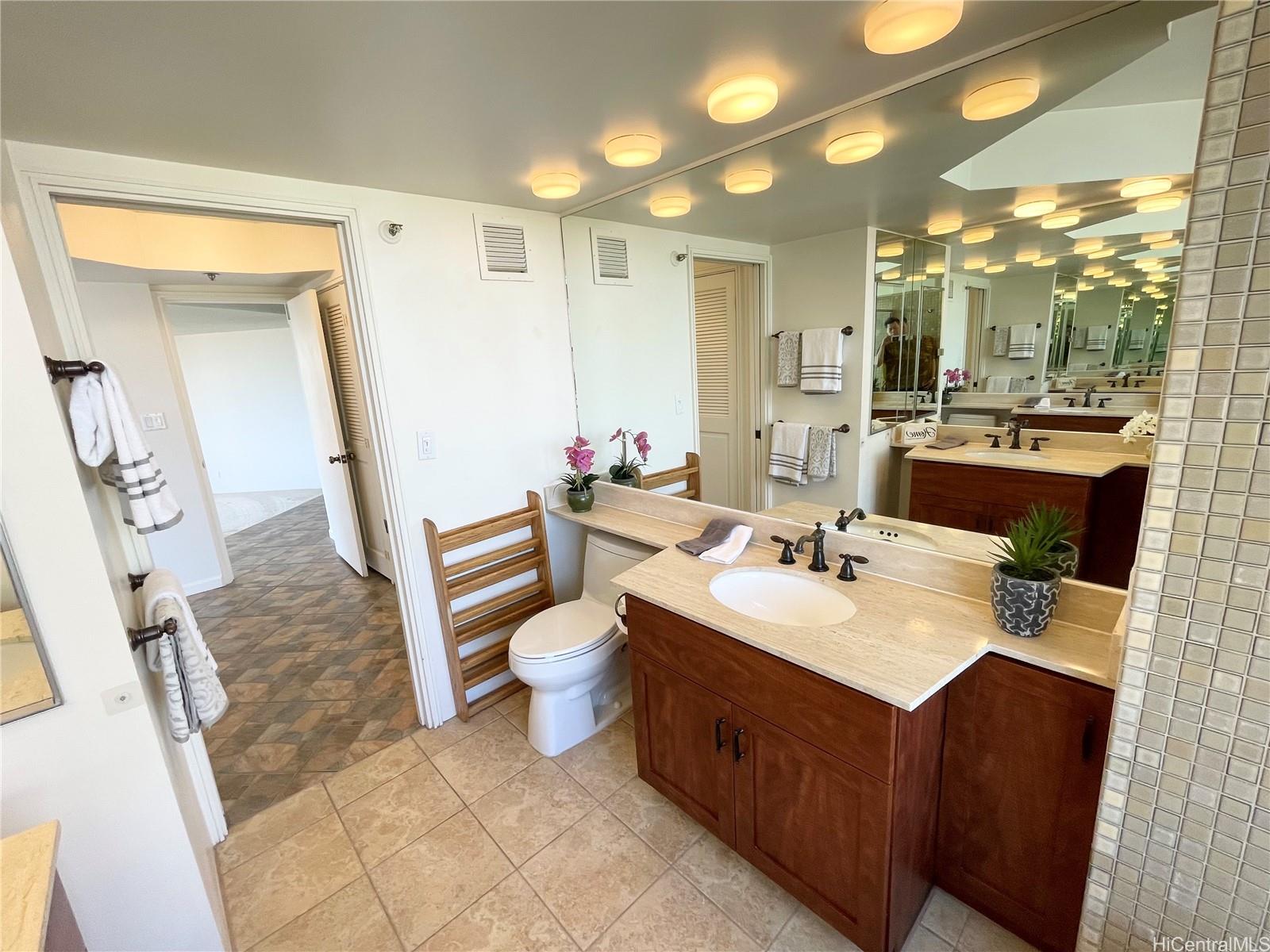Admiral Thomas Apts condo # 1205, Honolulu, Hawaii - photo 14 of 25