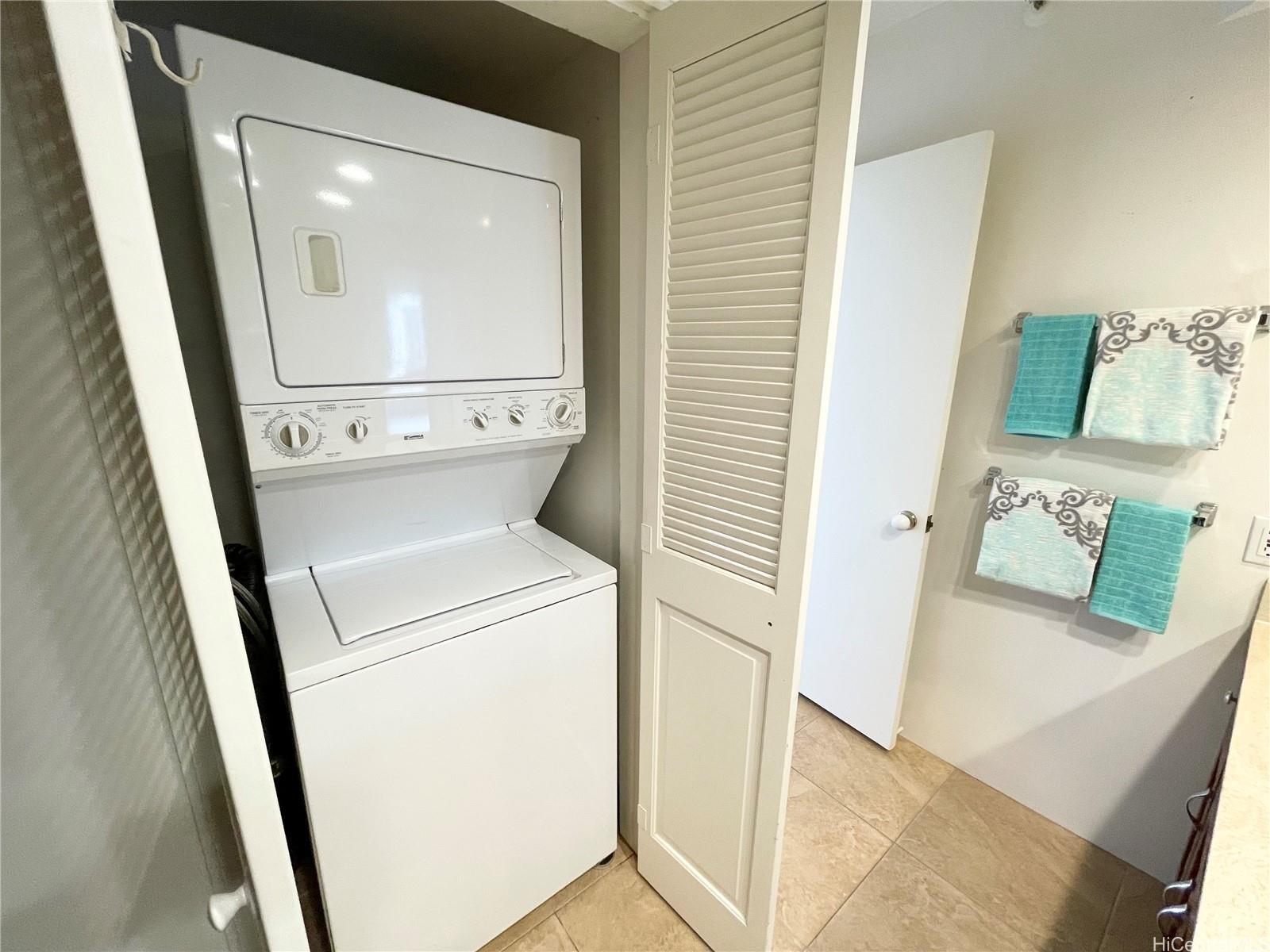 Admiral Thomas Apts condo # 1205, Honolulu, Hawaii - photo 18 of 25