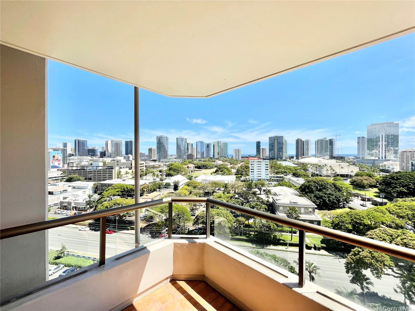 Admiral Thomas Apts condo # 1205, Honolulu, Hawaii - photo 3 of 25