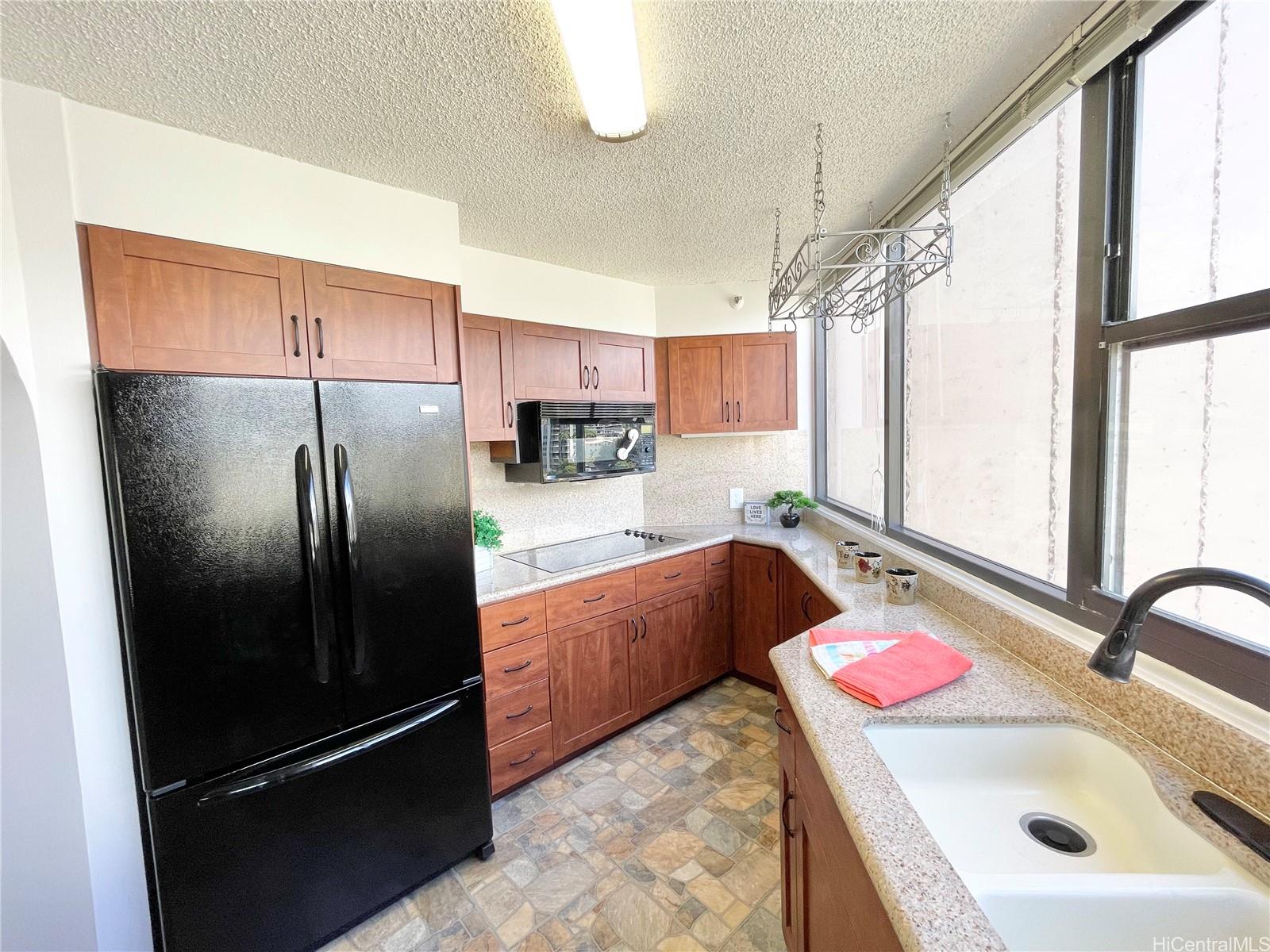 Admiral Thomas Apts condo # 1205, Honolulu, Hawaii - photo 6 of 25