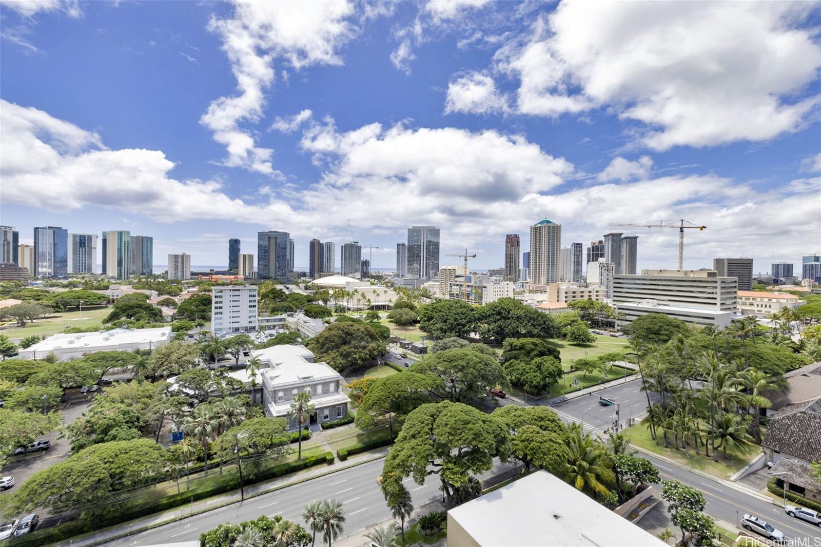 Admiral Thomas Apts condo # 1505, Honolulu, Hawaii - photo 3 of 25