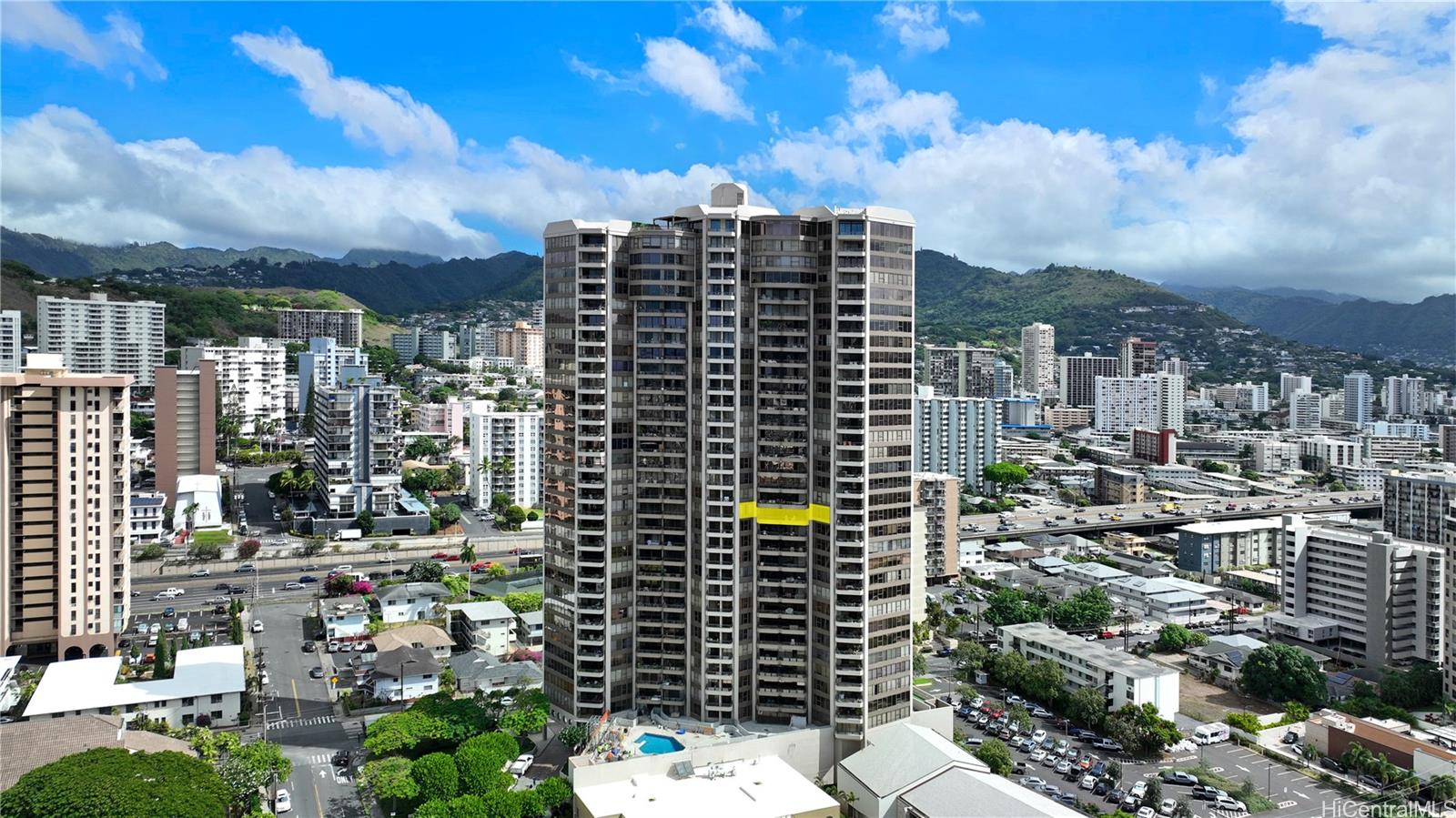 Admiral Thomas Apts condo # 1704, Honolulu, Hawaii - photo 2 of 22