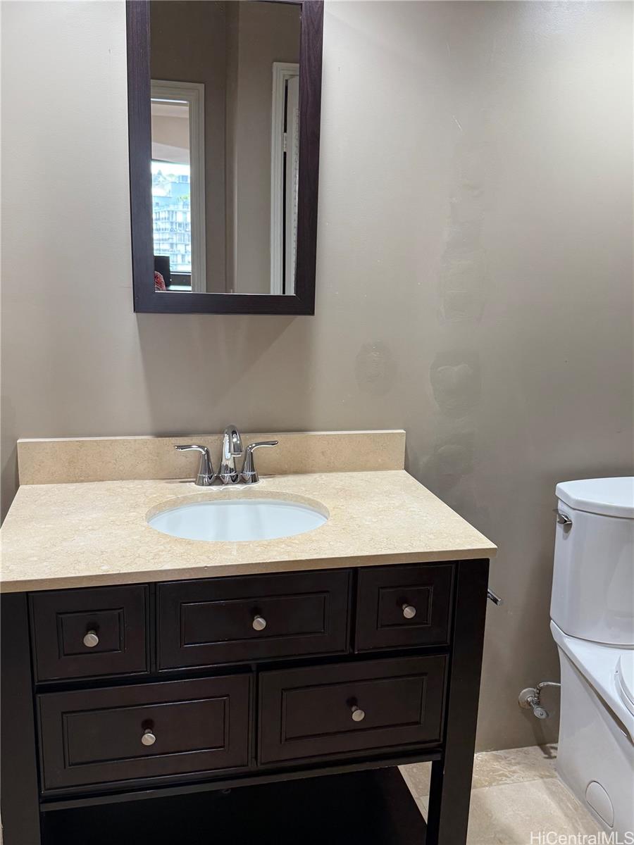 Admiral Thomas Apts condo # 1705, Honolulu, Hawaii - photo 15 of 25