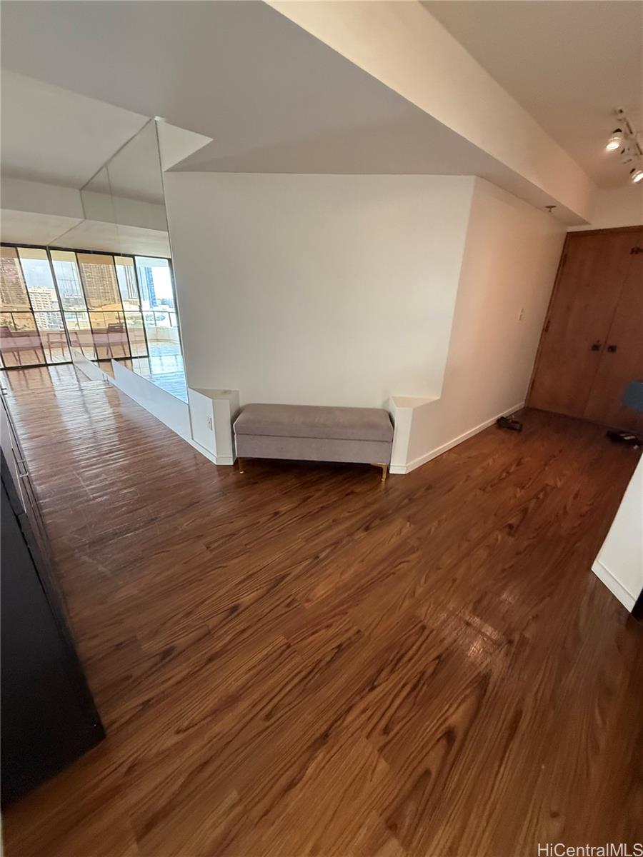 Admiral Thomas Apts condo # 1705, Honolulu, Hawaii - photo 7 of 25