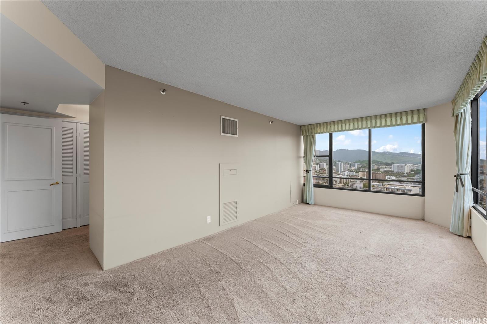 Admiral Thomas Apts condo # 2405, Honolulu, Hawaii - photo 11 of 25