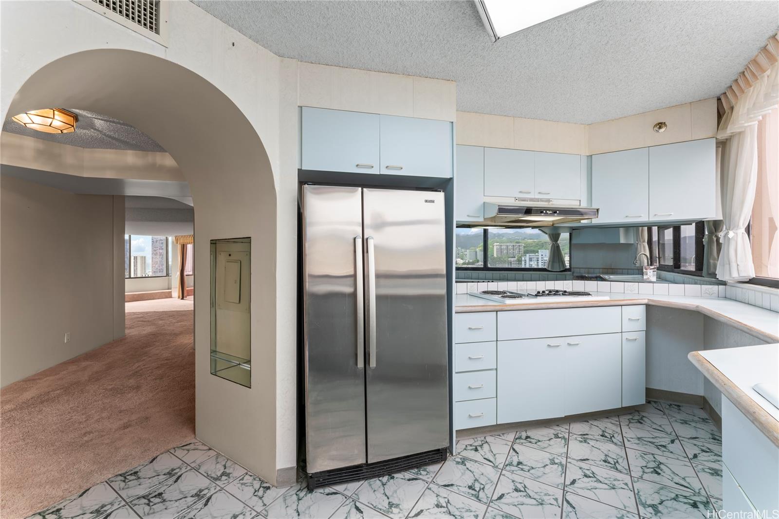 Admiral Thomas Apts condo # 2405, Honolulu, Hawaii - photo 6 of 17