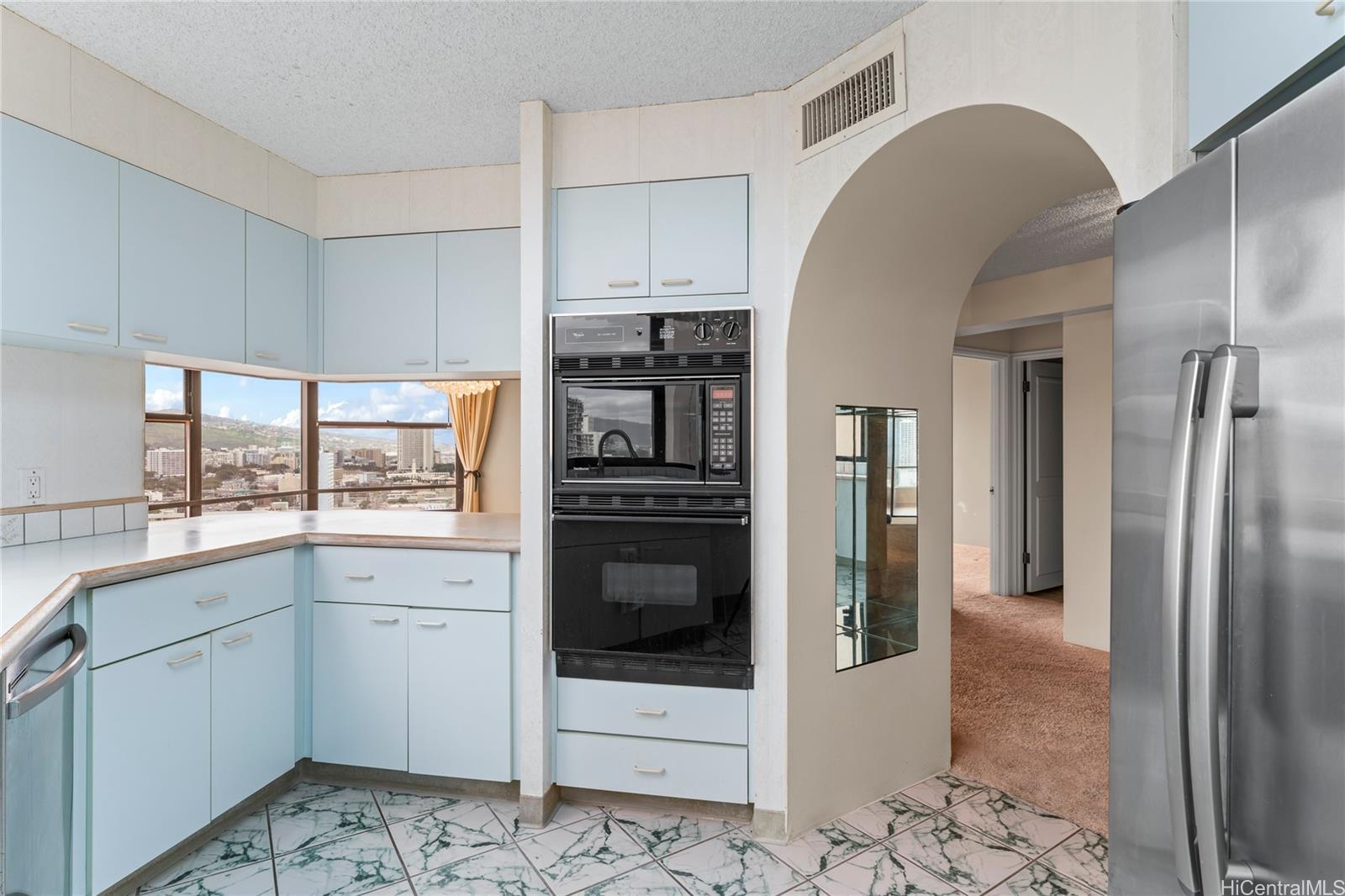 Admiral Thomas Apts condo # 2405, Honolulu, Hawaii - photo 7 of 17